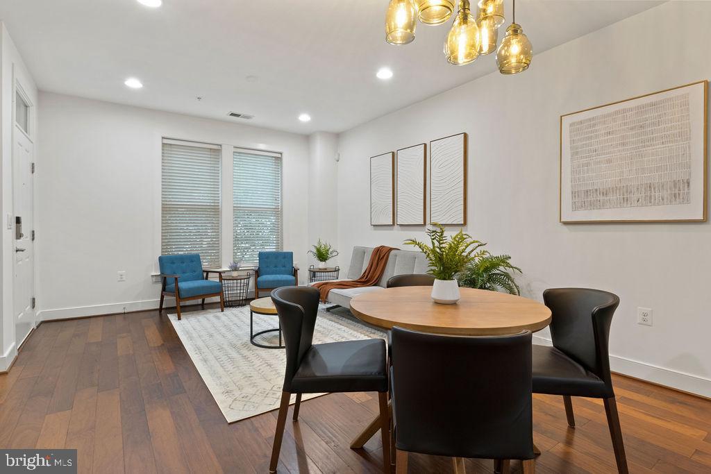 2215 RICHMOND HIGHWAY 101