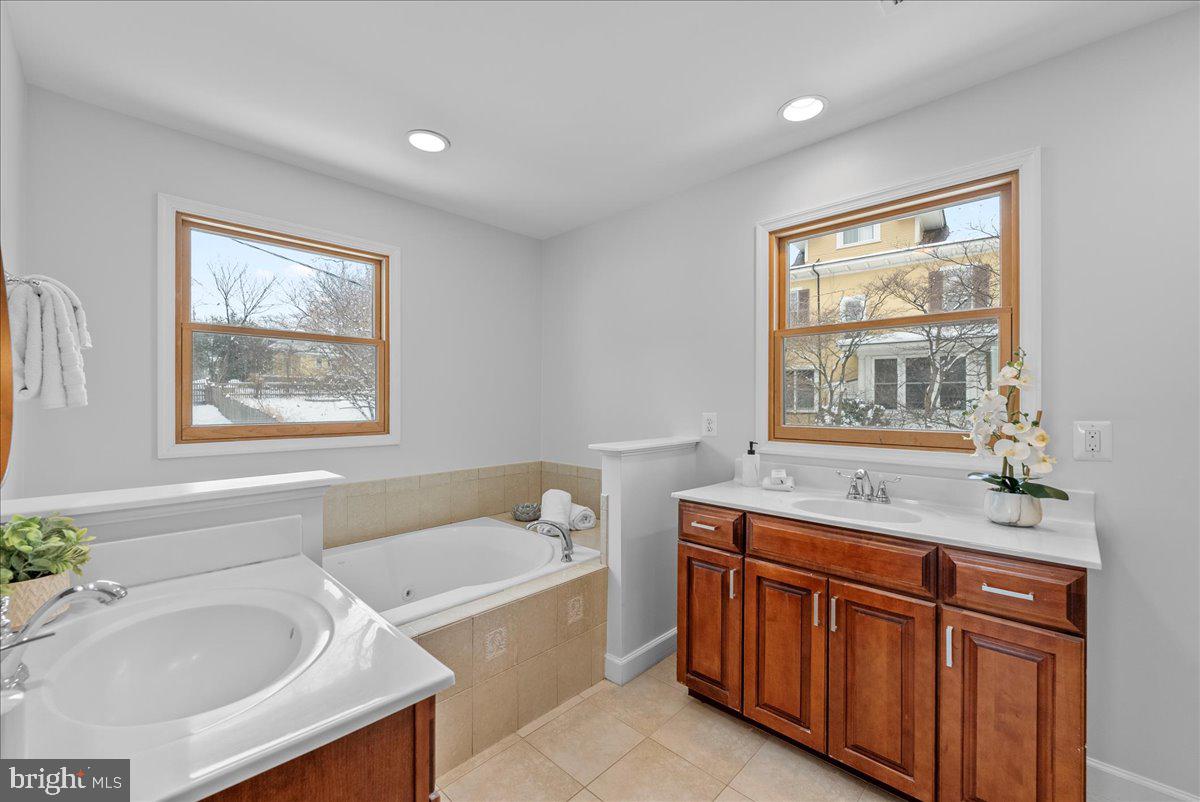 MAYWOOD - Residential