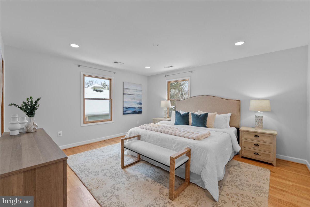 MAYWOOD - Residential