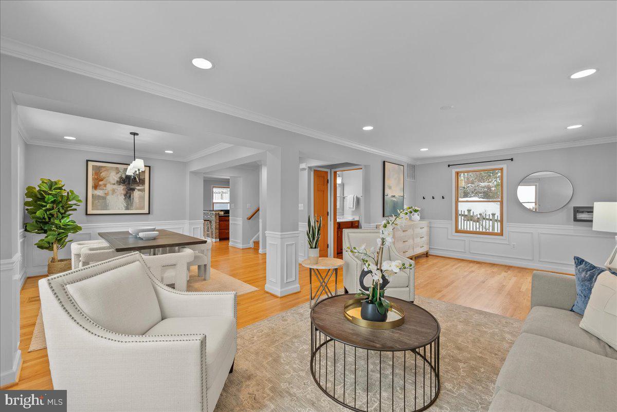 MAYWOOD - Residential