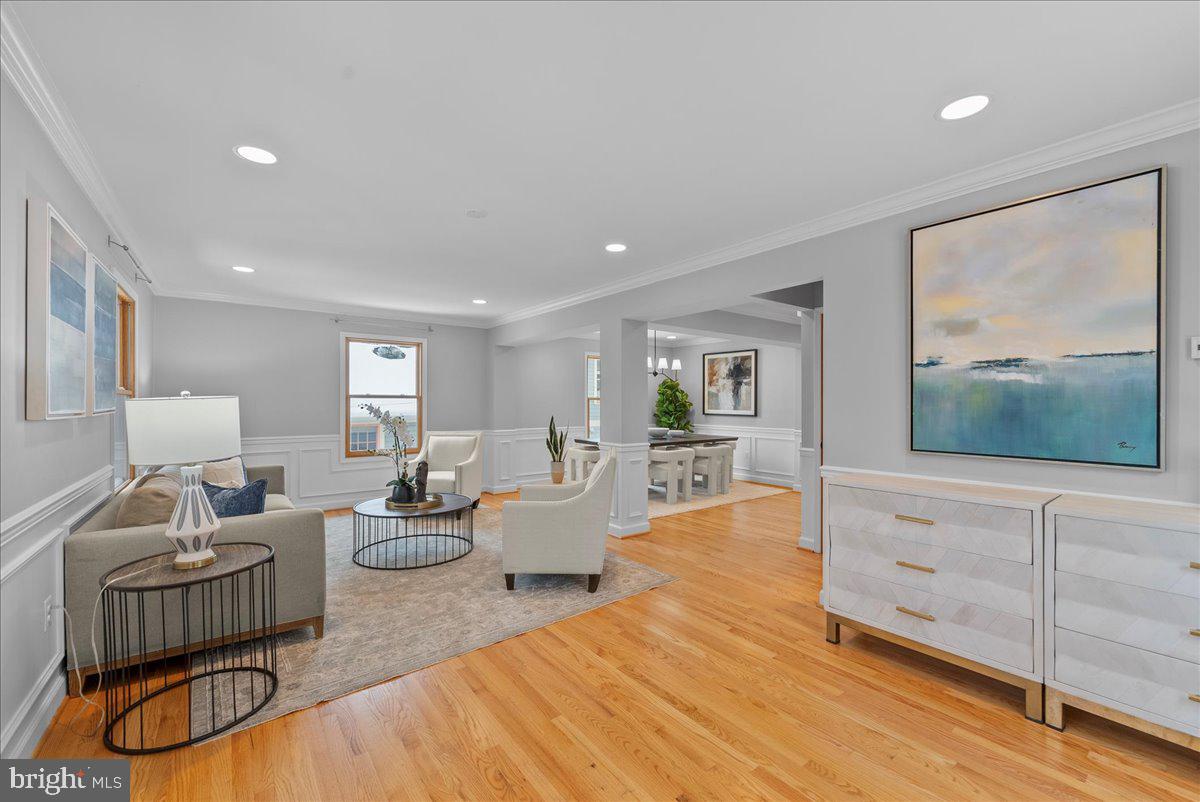 MAYWOOD - Residential