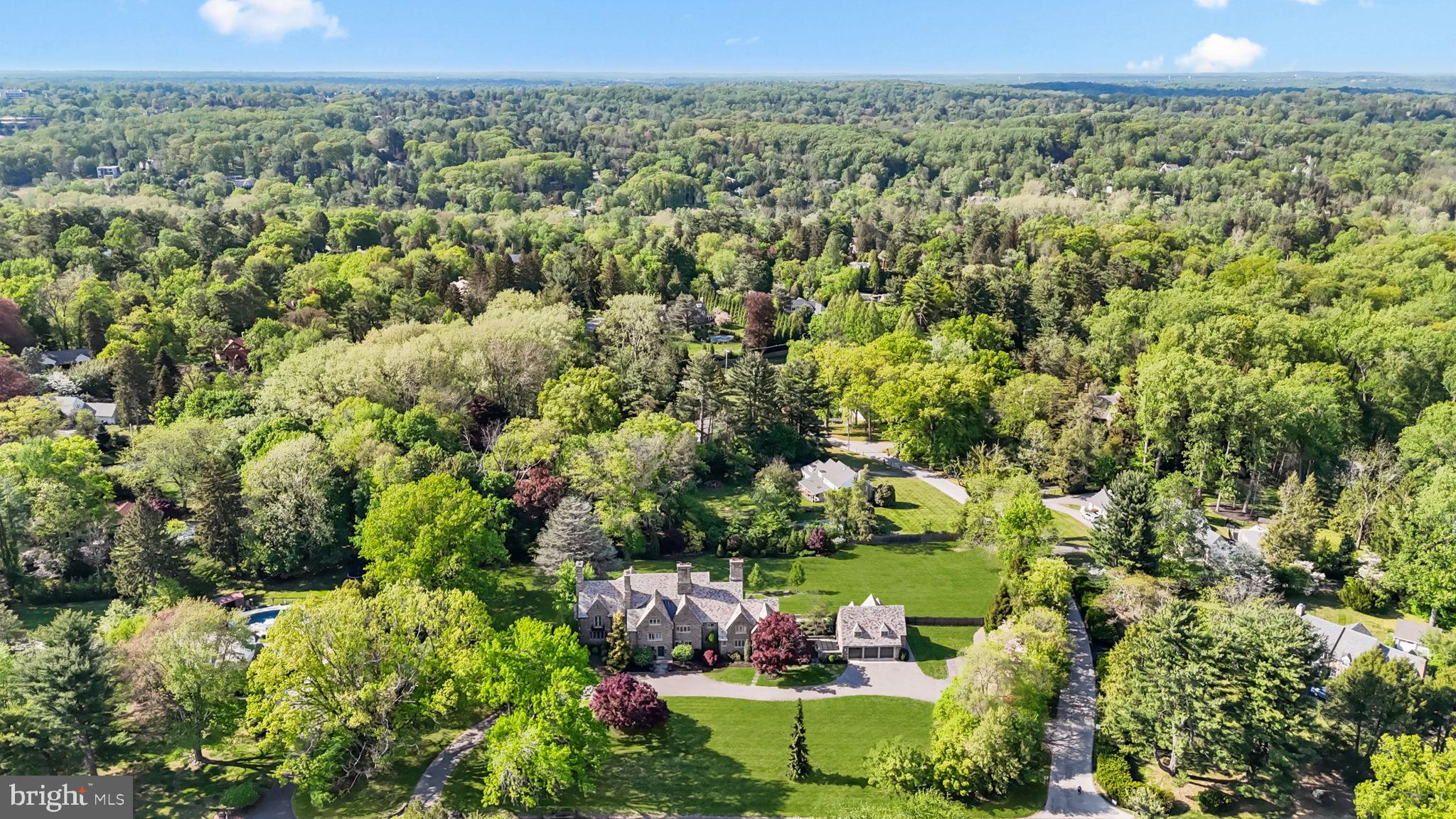 MEADOWBROOK - Residential