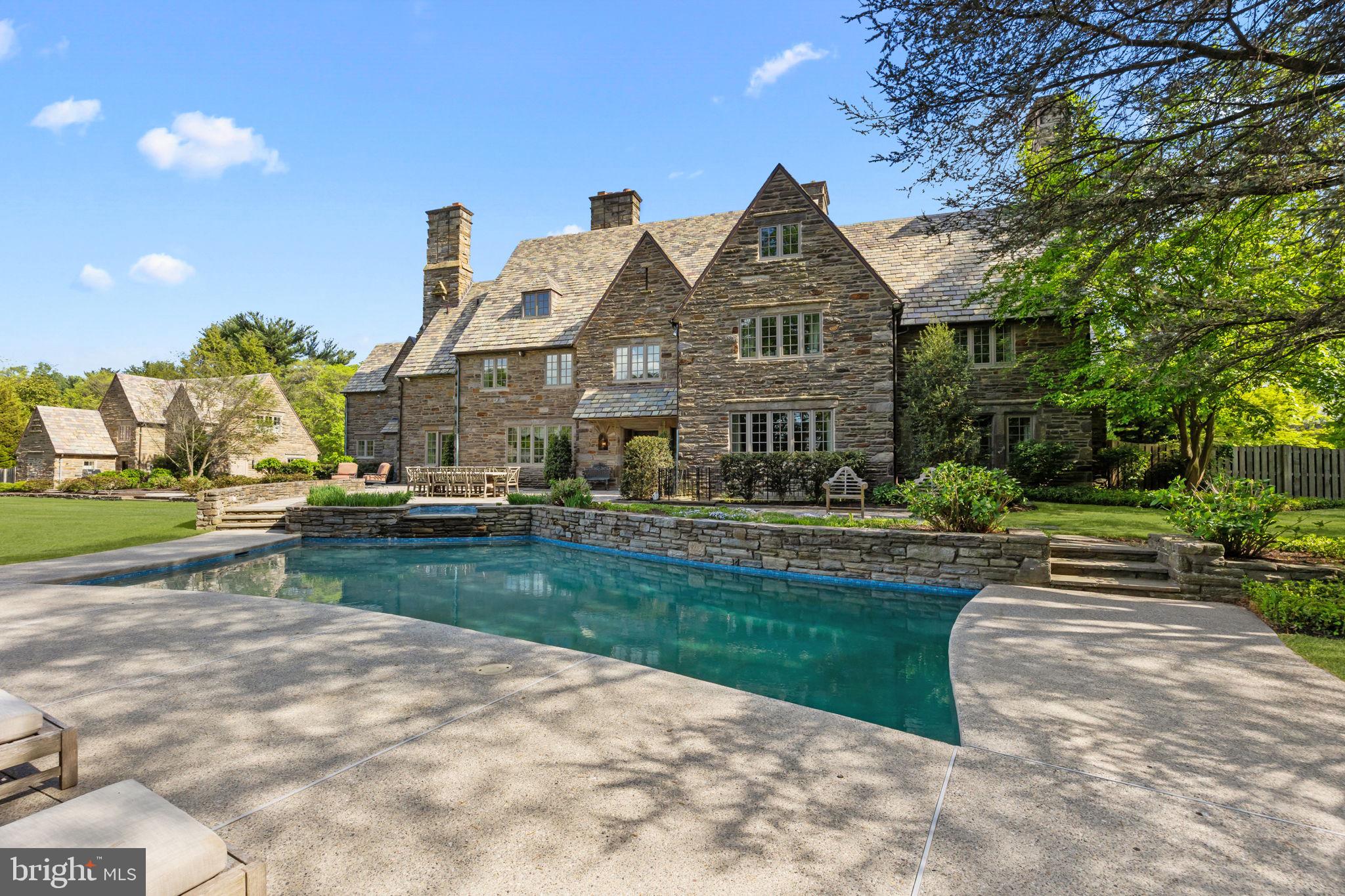 MEADOWBROOK - Residential