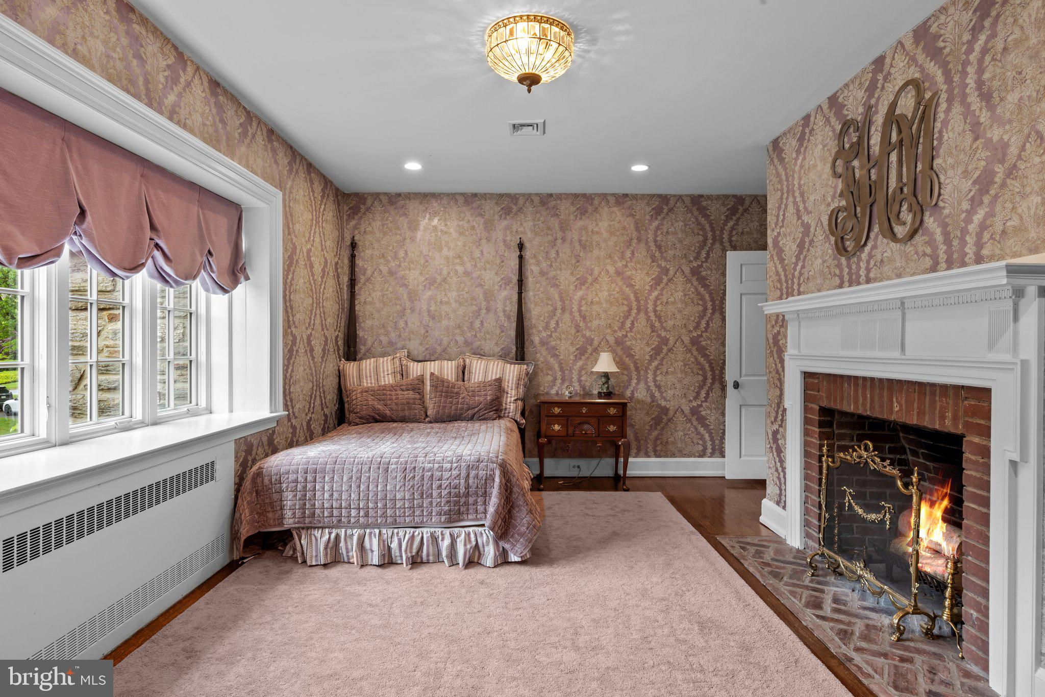 MEADOWBROOK - Residential
