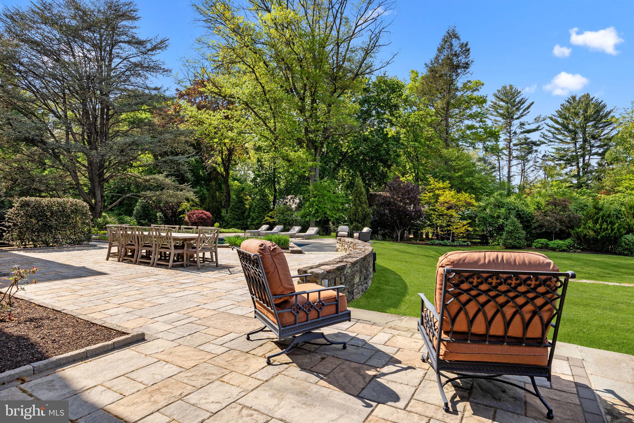 MEADOWBROOK - Residential