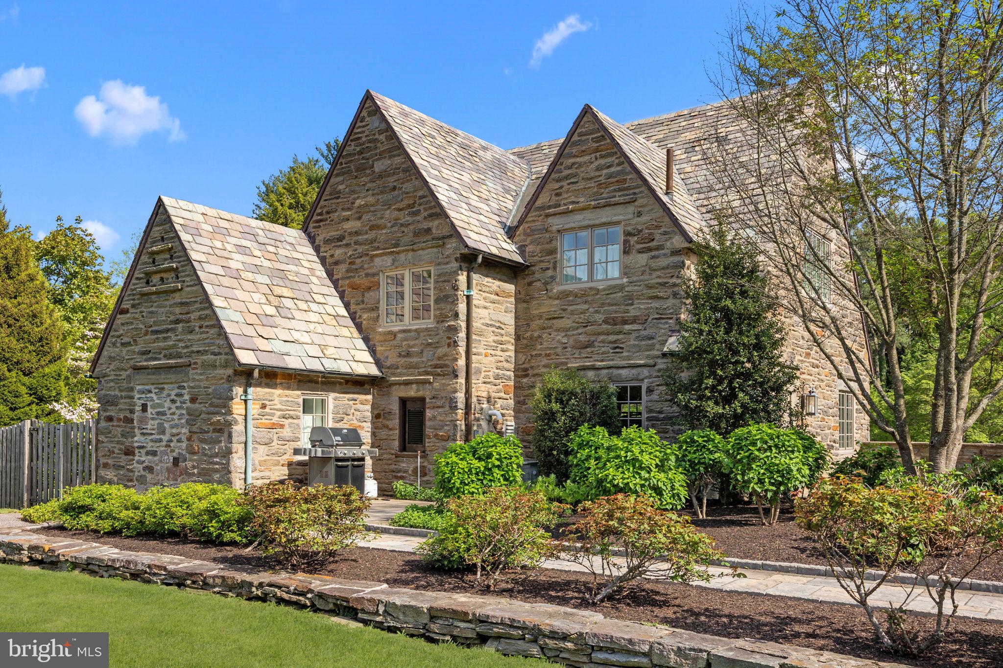 MEADOWBROOK - Residential