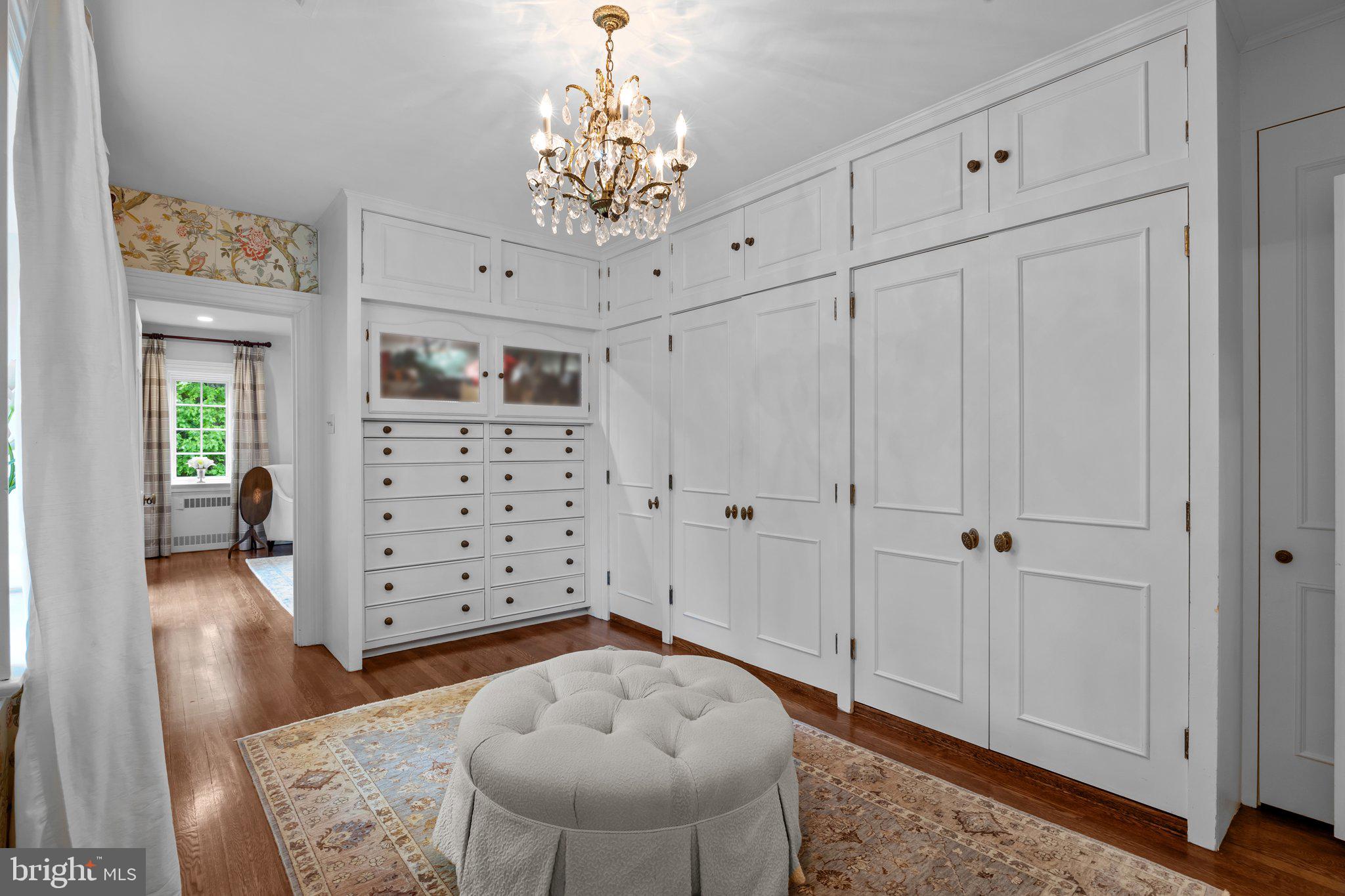 MEADOWBROOK - Residential