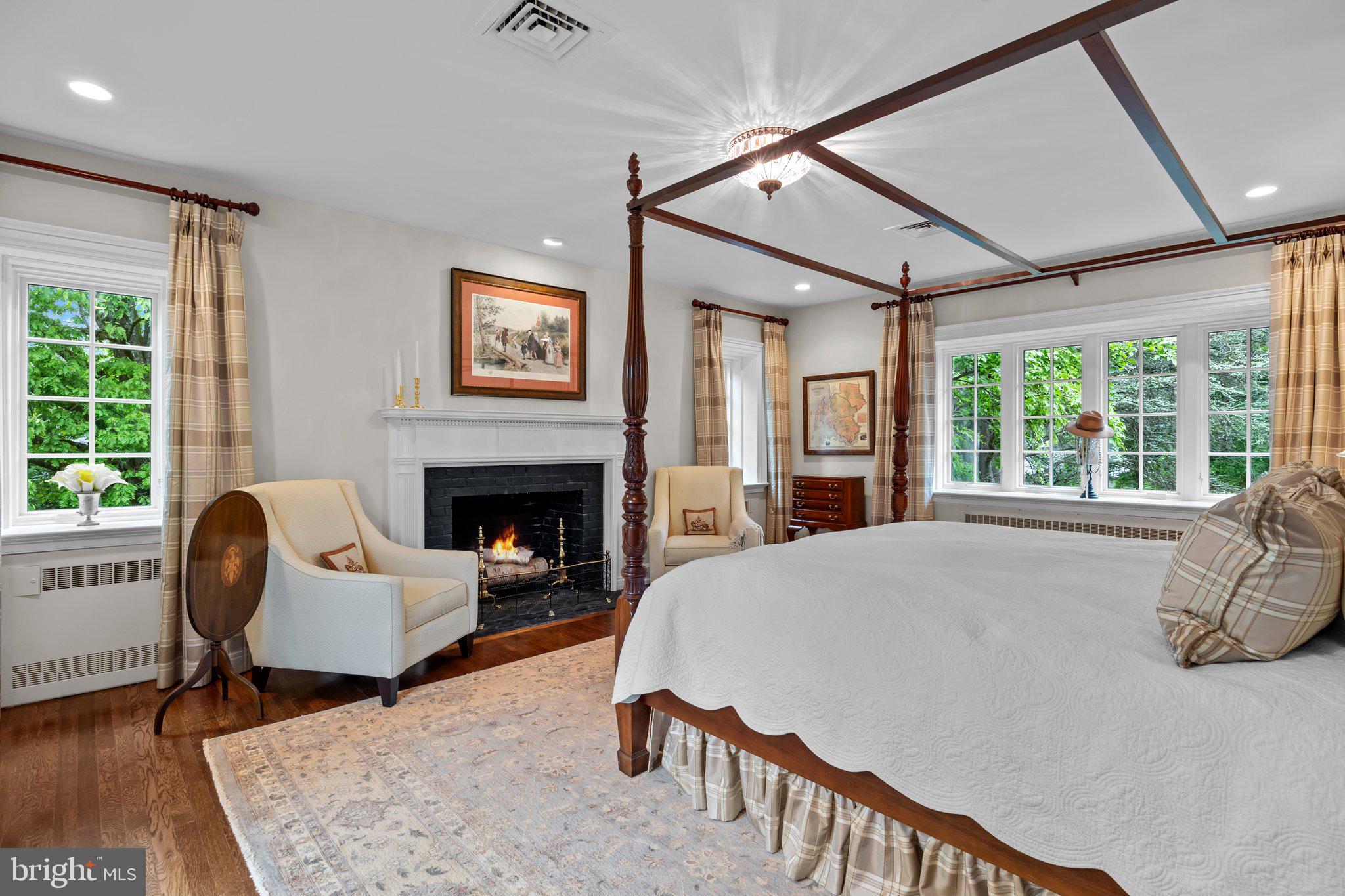 MEADOWBROOK - Residential