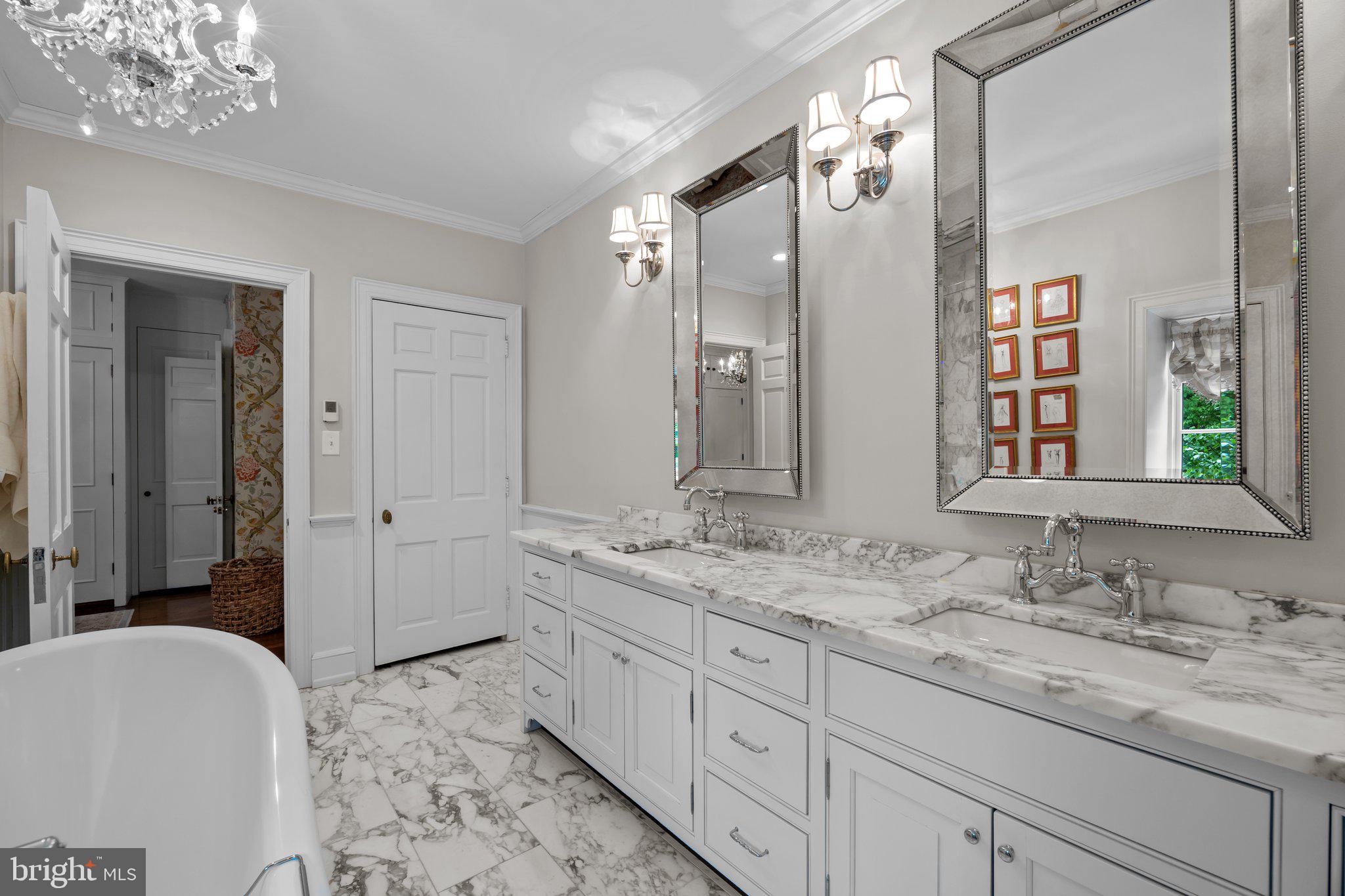 MEADOWBROOK - Residential