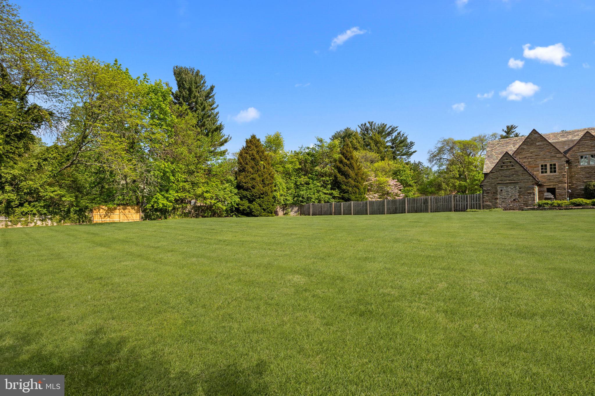 MEADOWBROOK - Residential