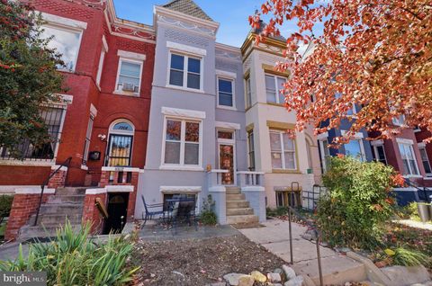 1004 11TH STREET NE WASHINGTON DC 20002