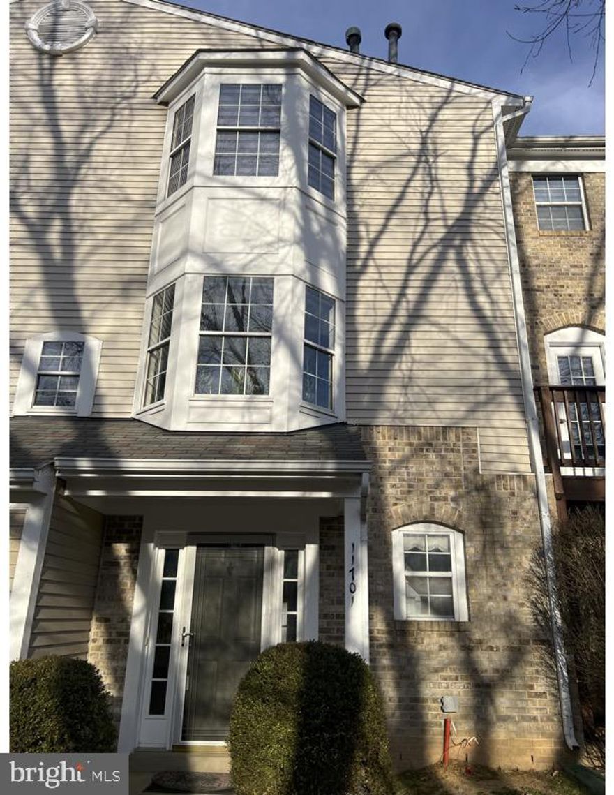 Must see this gorgeous end unit townhome located in the lovely Carriage Park community in Fairfax, VA. This townhome is located within one mile of Fairfax Corner, very close to Fairfax Government Center, as well as easy access to I-66. Appliance upgrade (03/2024): Gas oven, Dishwasher, and Microwave oven. Hat water tank was replaed in 07/2025. All three toilets has been upgraded to premium with bidet. There is a extra storage space in the garage built in March 2024.