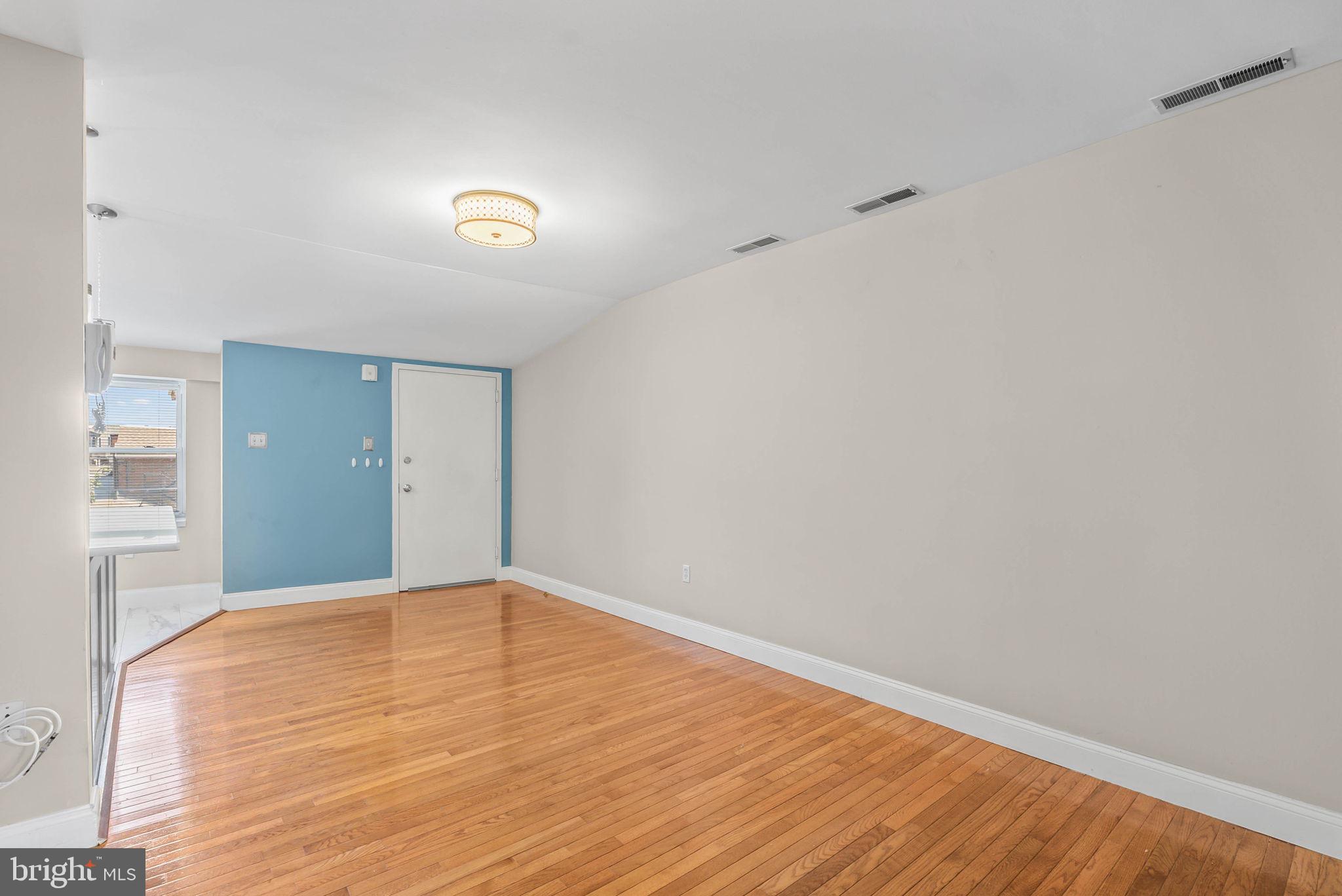 303 S 11TH STREET 305 15