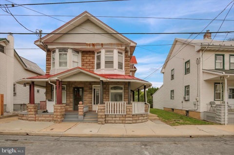 Townhouse For Sale - 129 N Main Street<br/> Berks County, BERNVILLE, PA 19506