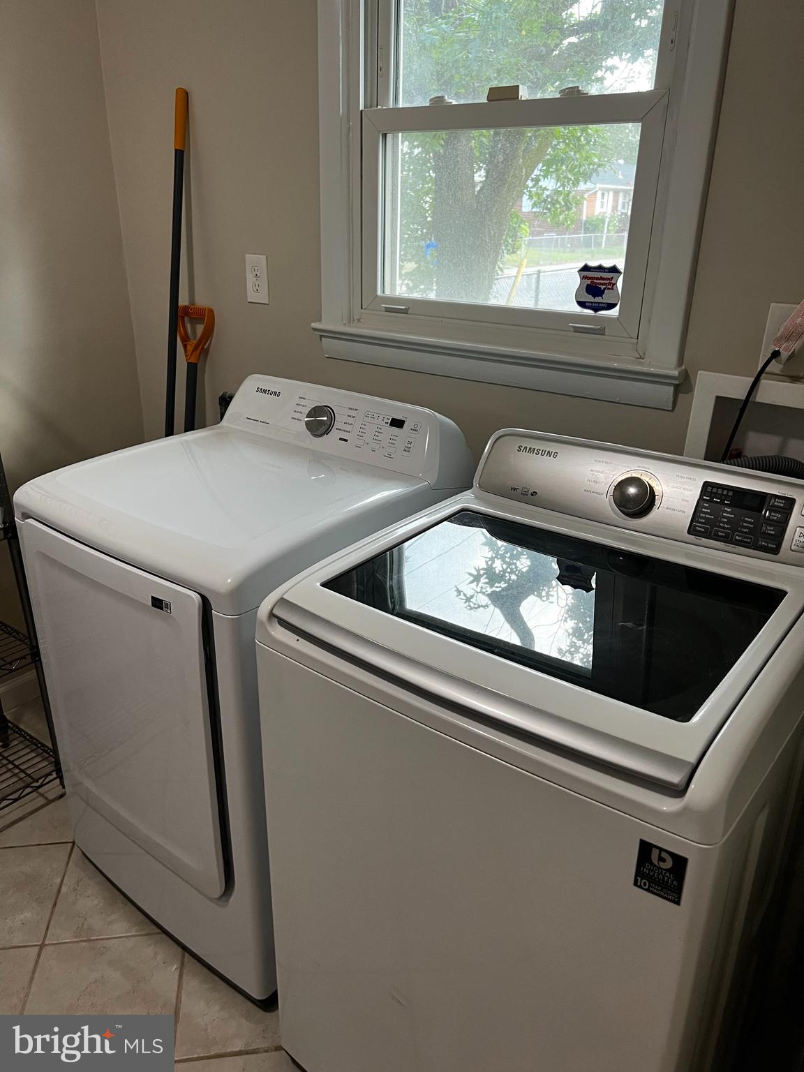 WOODLAND VILLAGE IND HEA - Residential Lease