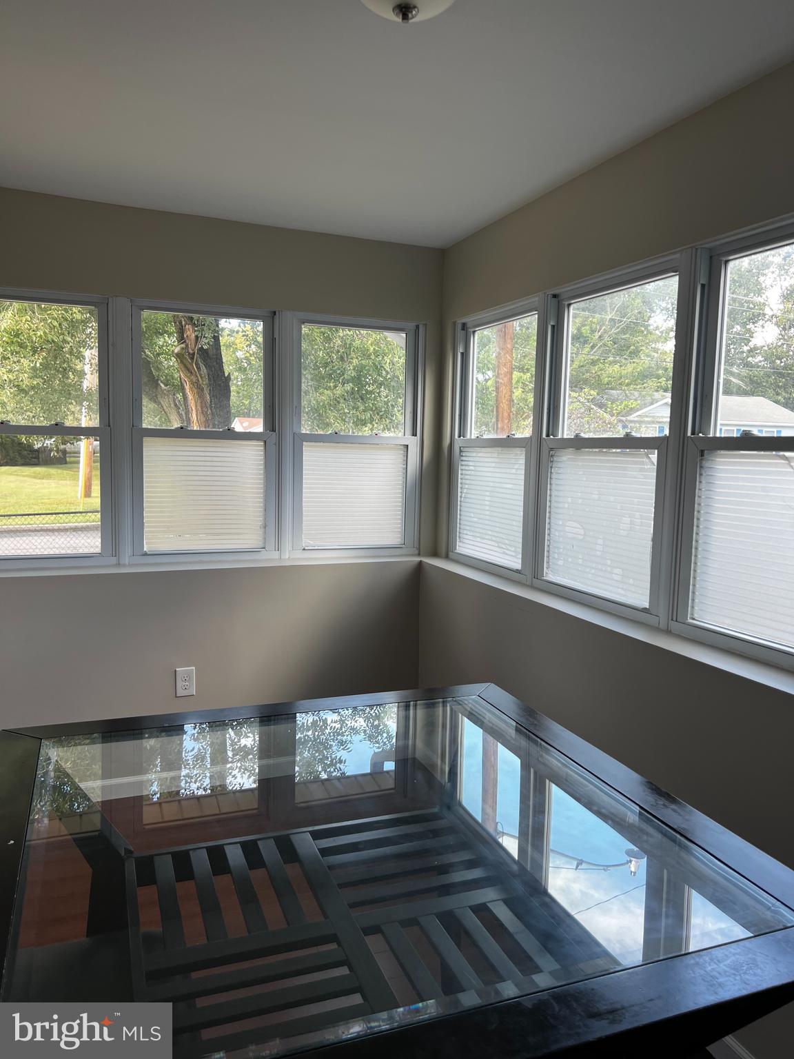 WOODLAND VILLAGE IND HEA - Residential Lease