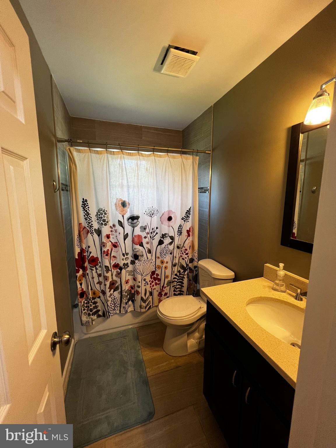 WOODLAND VILLAGE IND HEA - Residential Lease