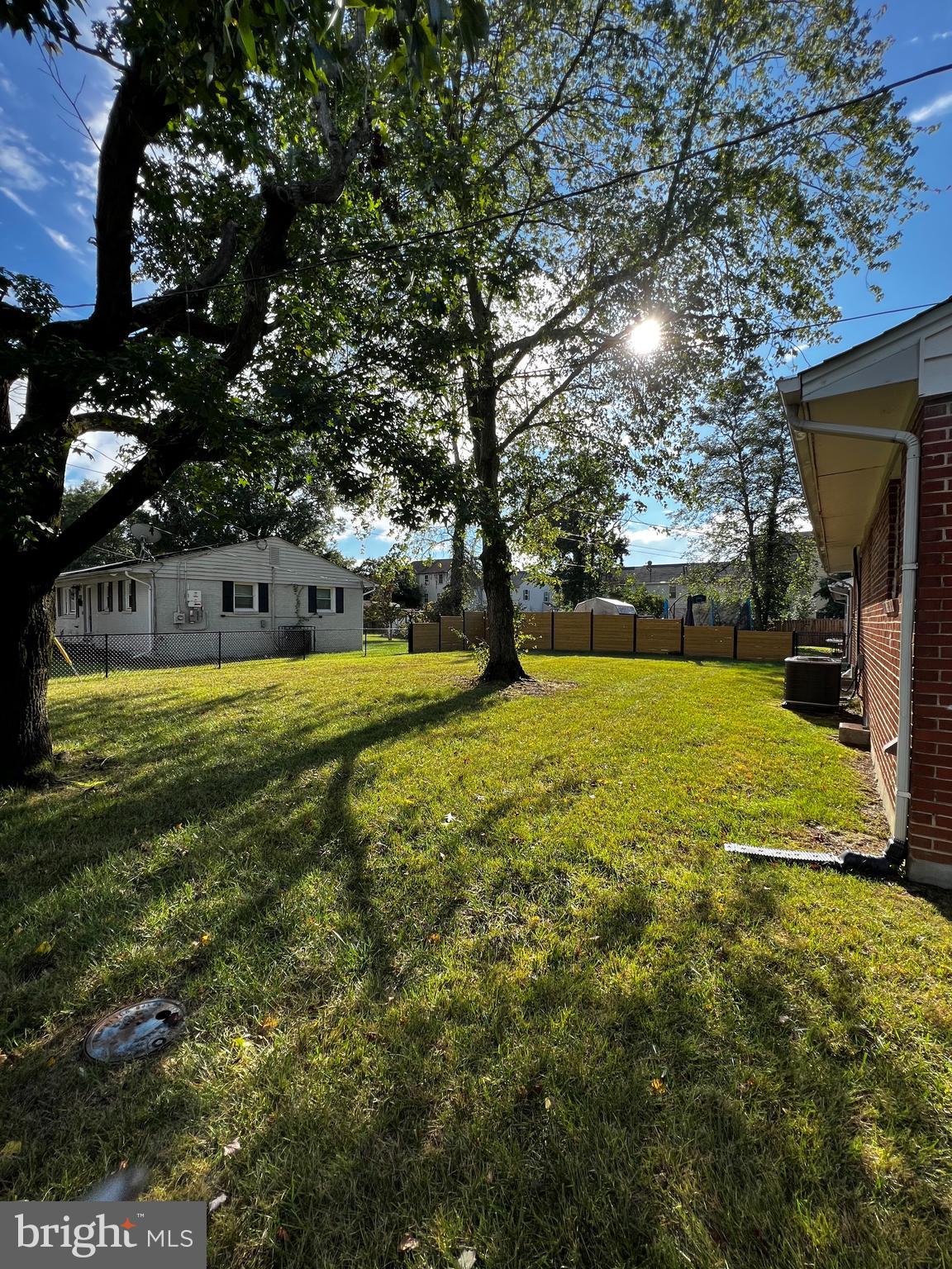 WOODLAND VILLAGE IND HEA - Residential Lease