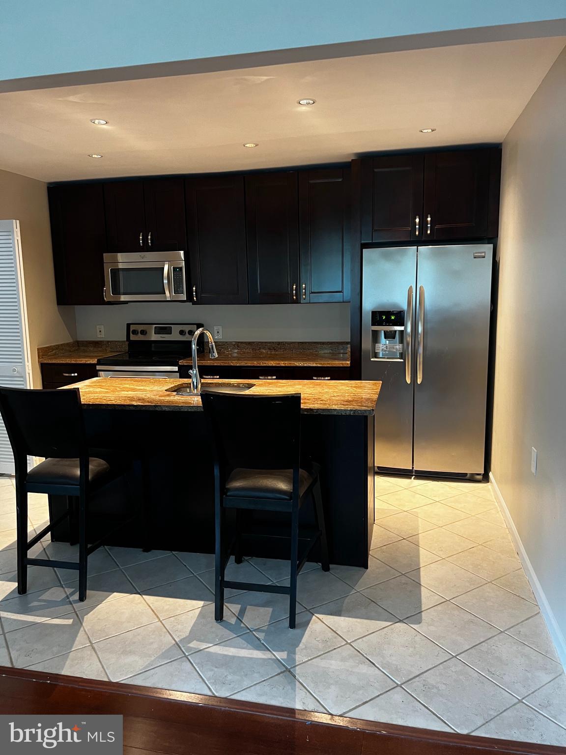 WOODLAND VILLAGE IND HEA - Residential Lease