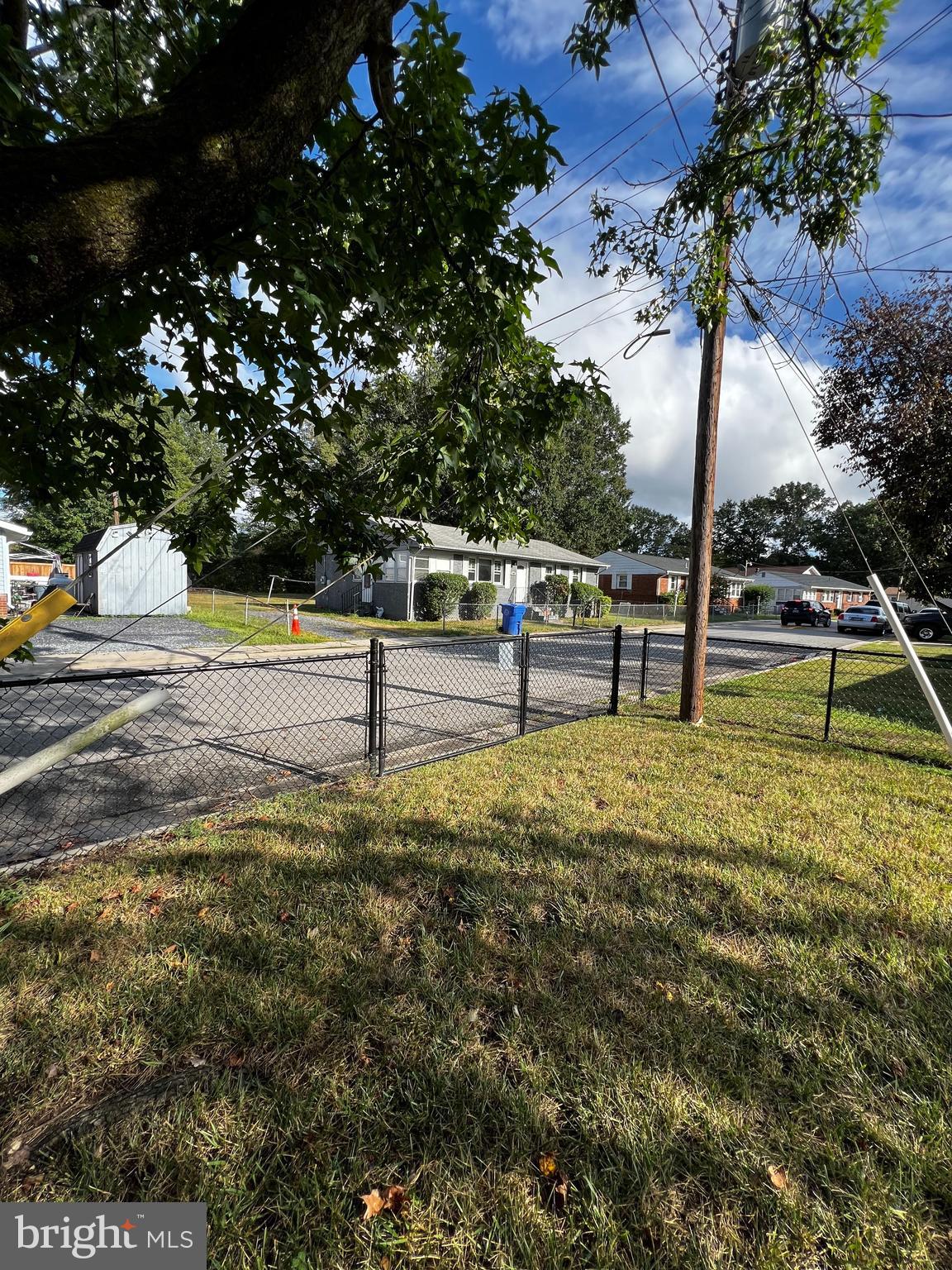 WOODLAND VILLAGE IND HEA - Residential Lease