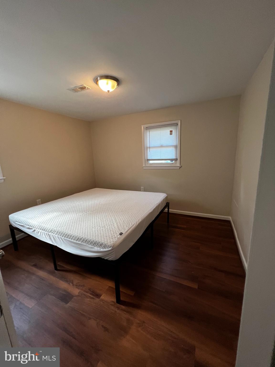 WOODLAND VILLAGE IND HEA - Residential Lease