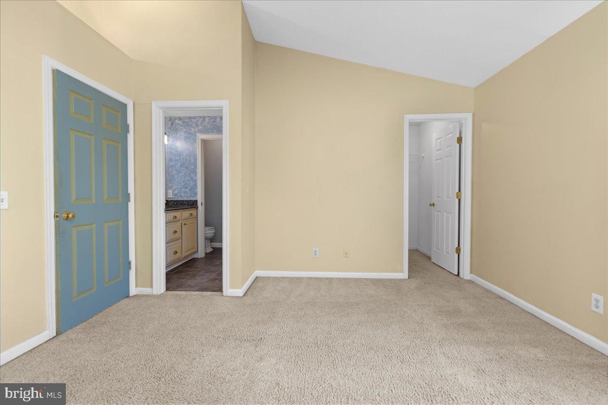 SOUTH RIVER COLONY - Residential