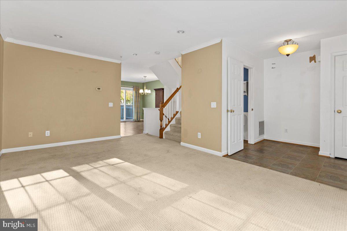 SOUTH RIVER COLONY - Residential