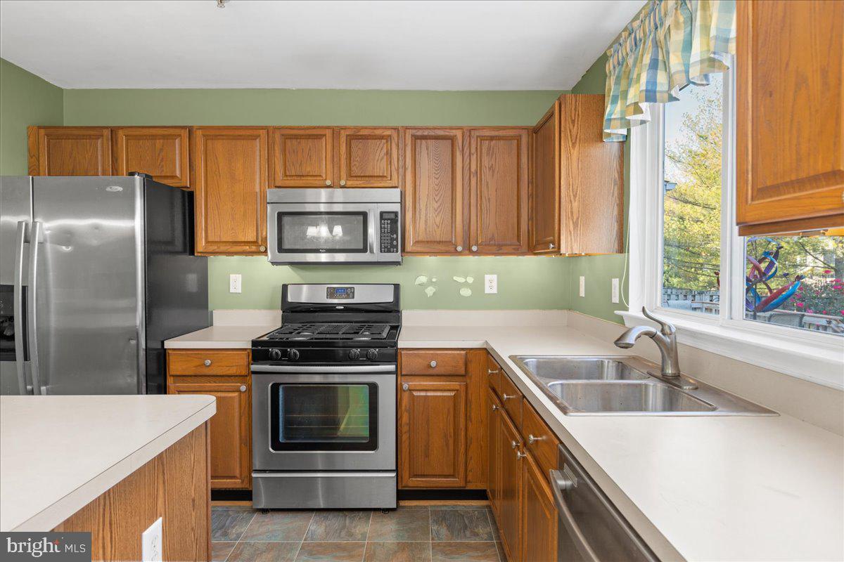 SOUTH RIVER COLONY - Residential