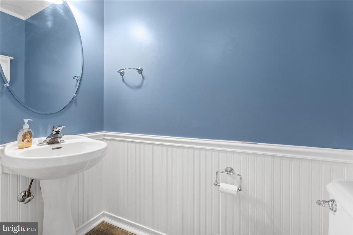 SOUTH RIVER COLONY - Residential