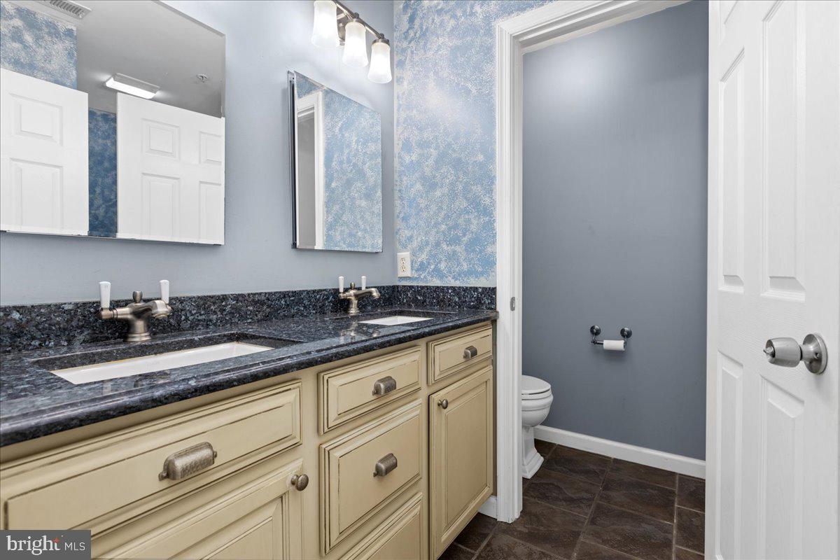 SOUTH RIVER COLONY - Residential