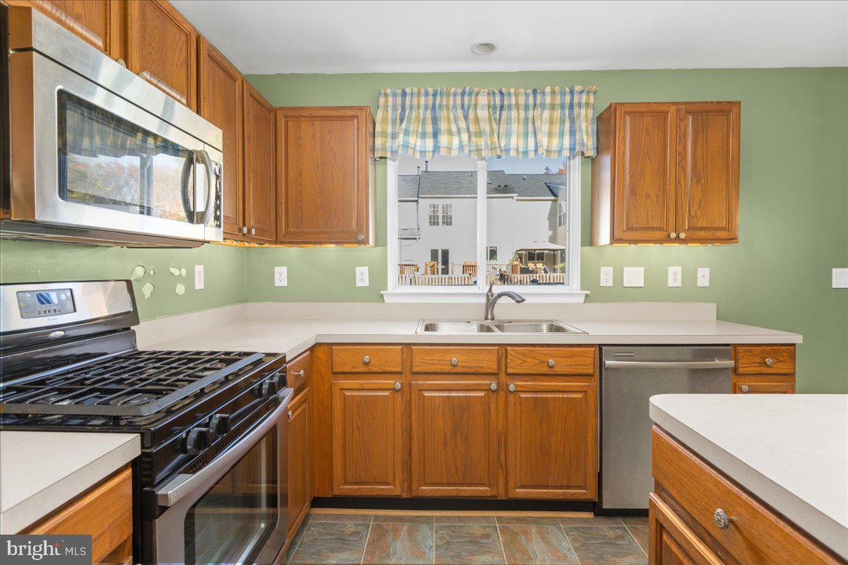 SOUTH RIVER COLONY - Residential