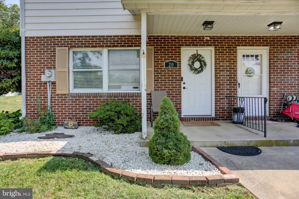 Photo of 20 Surrey Dr, CHAMBERSBURG, PA 17201 (MLS # PAFL2032522)