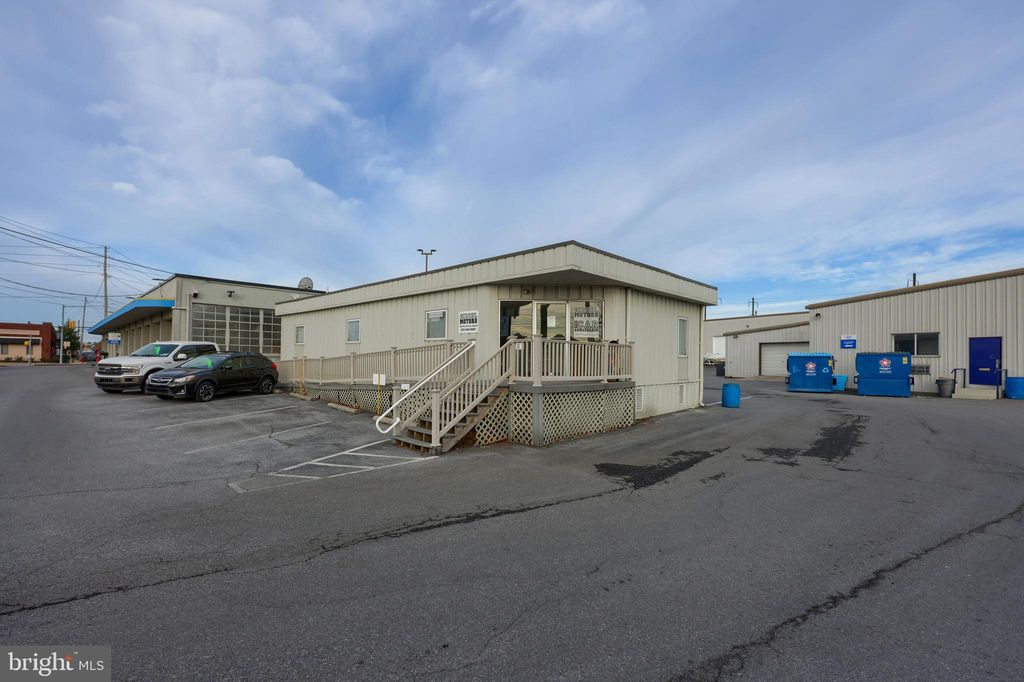Photo of 1009 N Prince Street #SUITE B, LANCASTER, PA 17603 (MLS # PALA2061174)