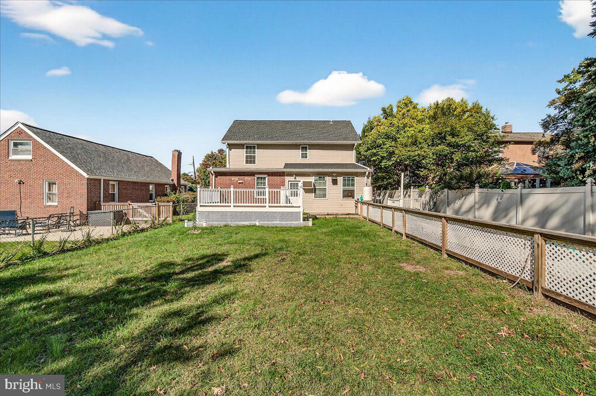 520 LEE PLACE