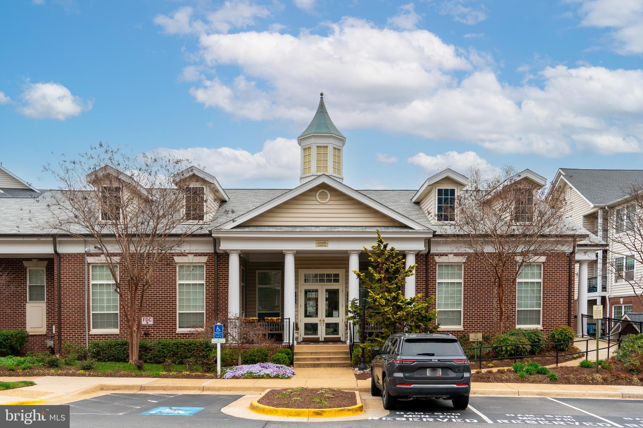GATES OF MCLEAN - Residential