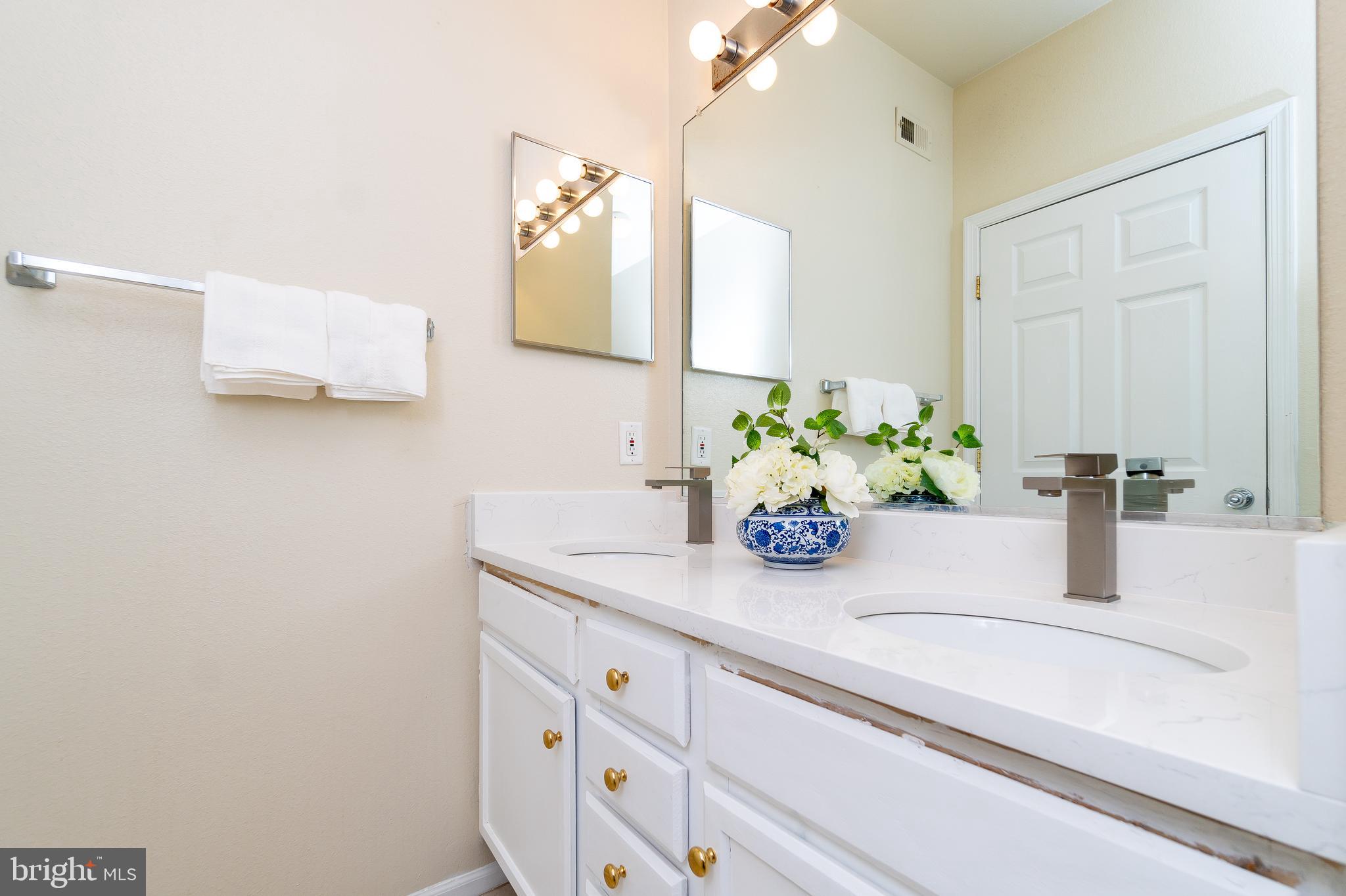 GATES OF MCLEAN - Residential