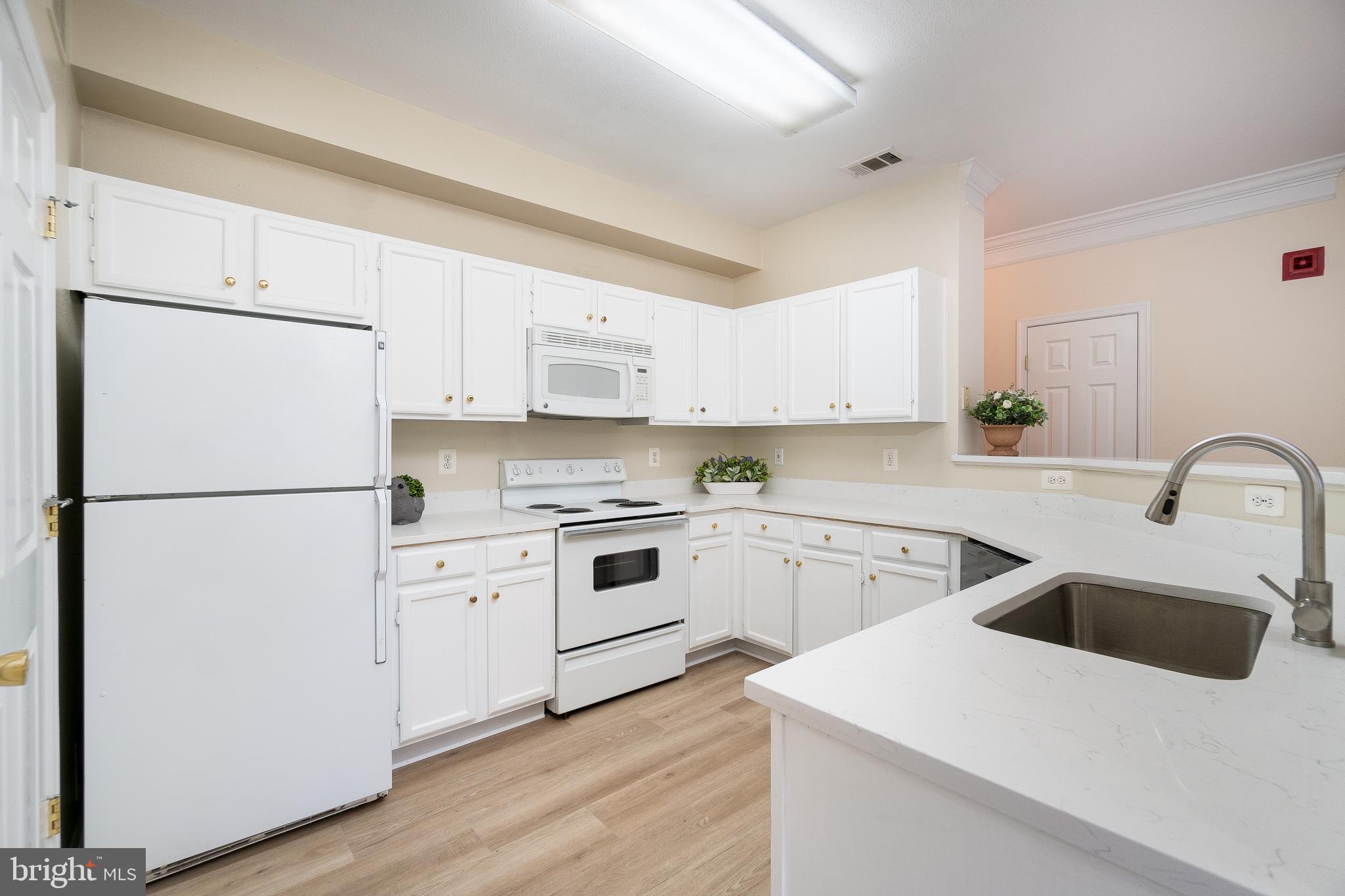 GATES OF MCLEAN - Residential