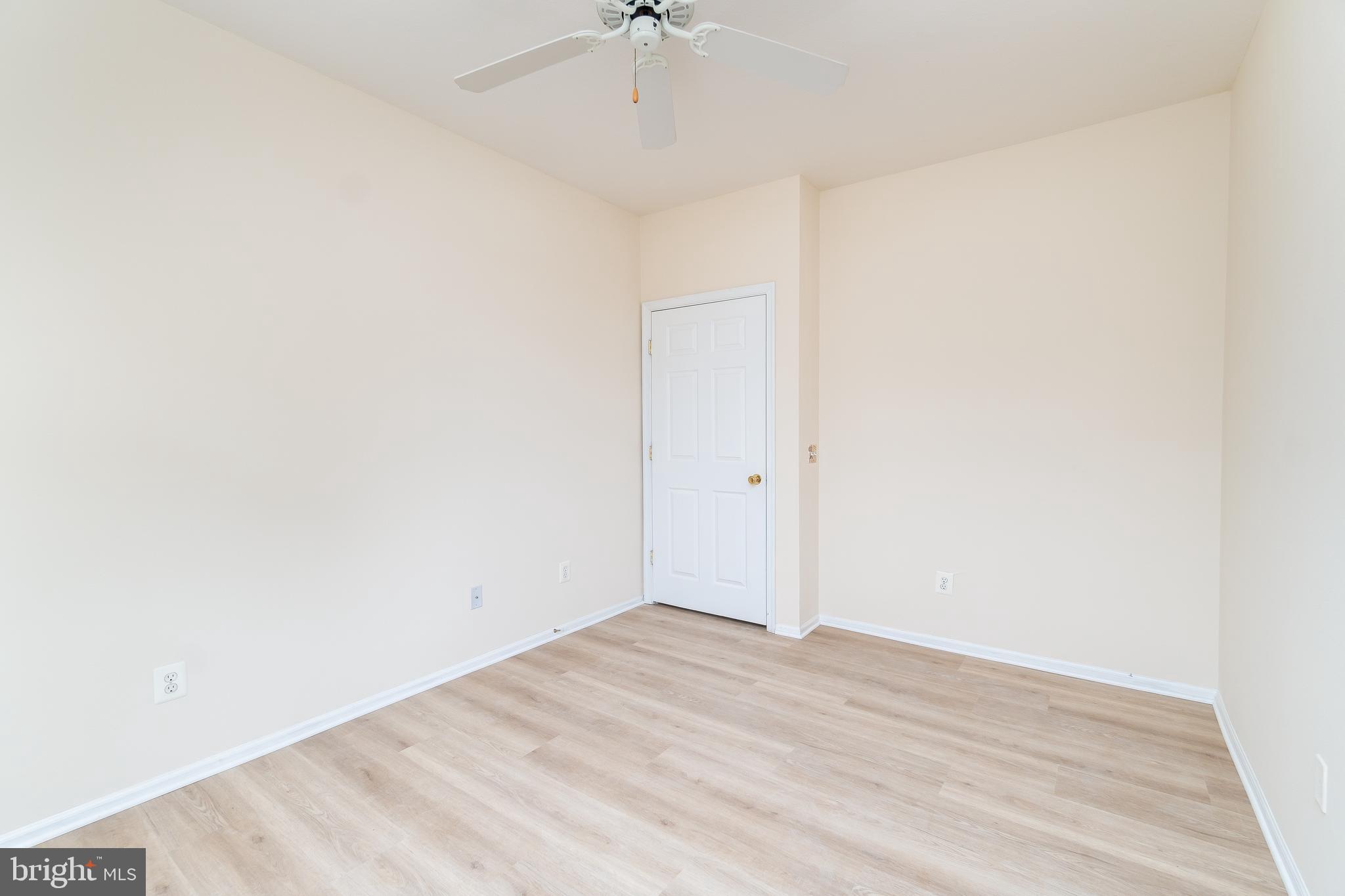 GATES OF MCLEAN - Residential