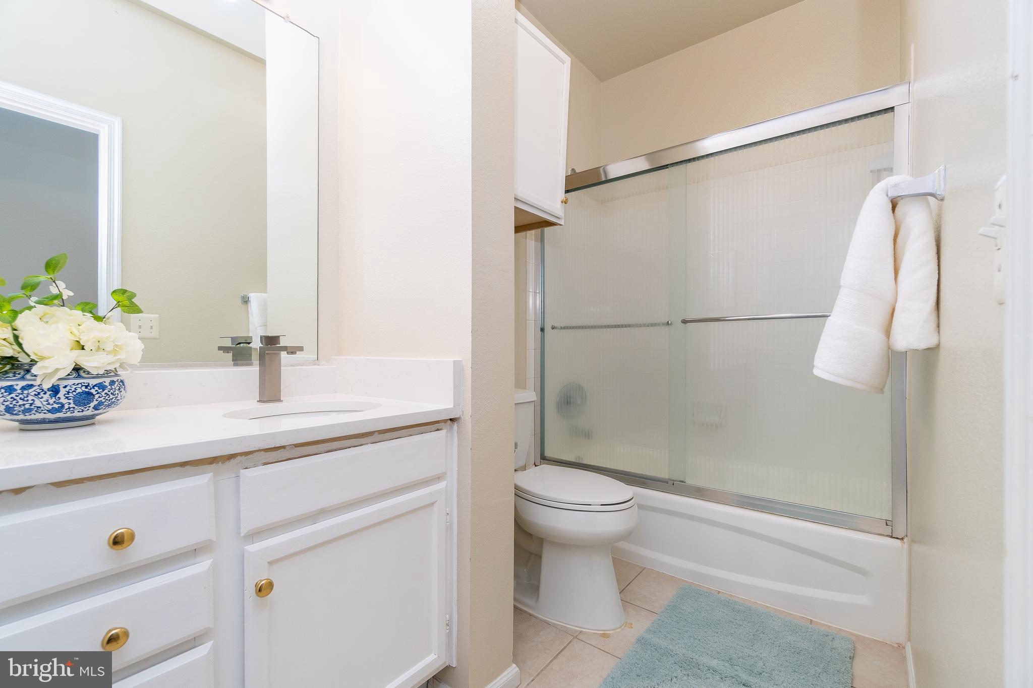 GATES OF MCLEAN - Residential