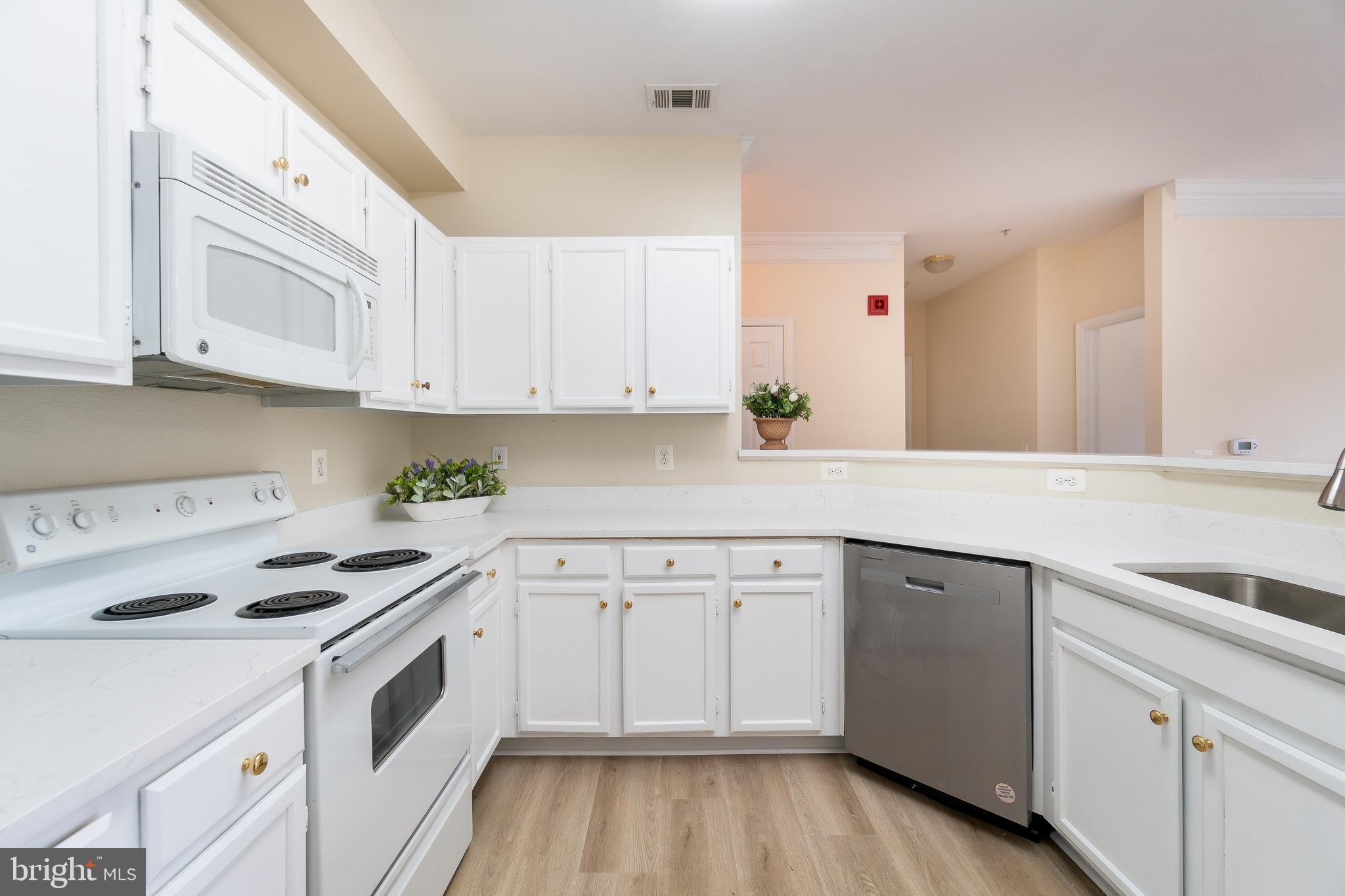 GATES OF MCLEAN - Residential