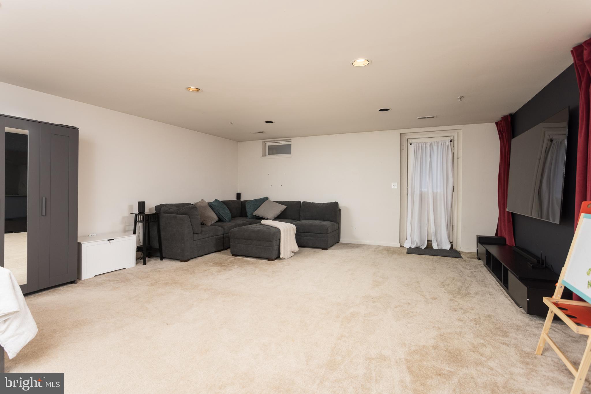 AUTUMN RUN - Residential