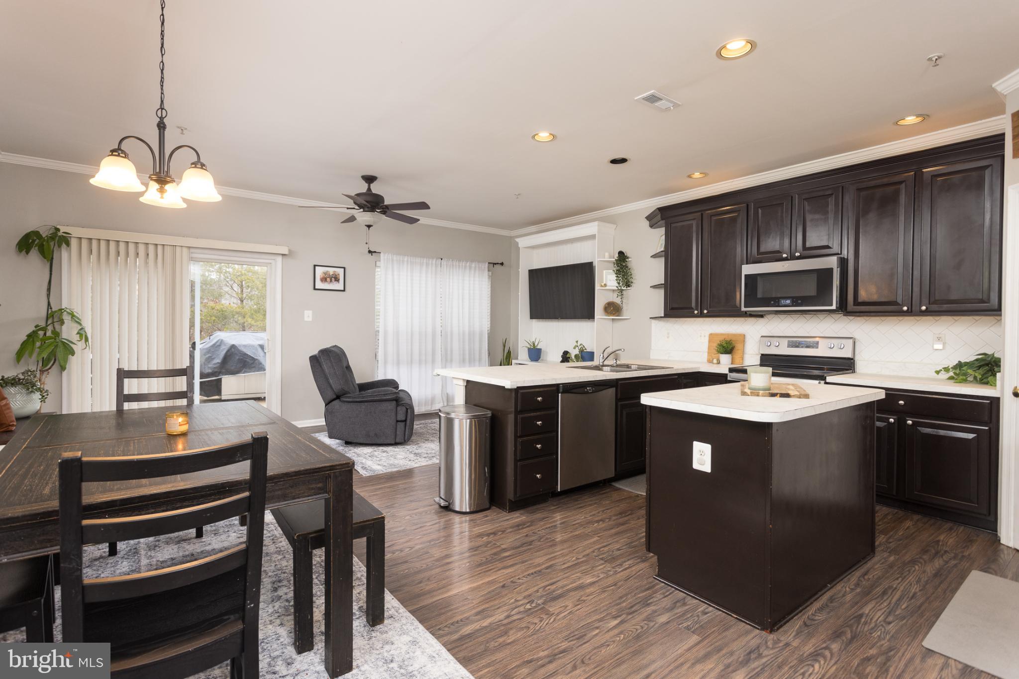 AUTUMN RUN - Residential