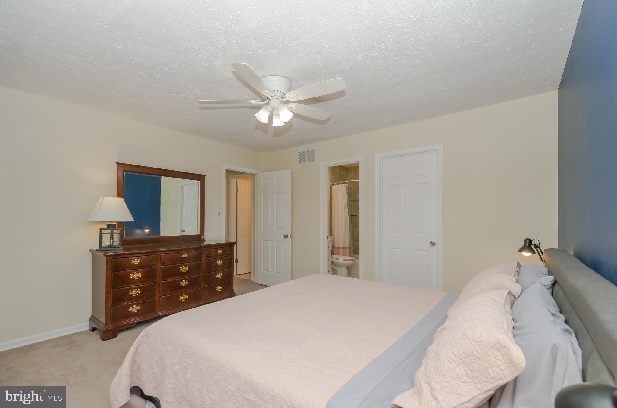 WILLIAMSTOWNE - Residential