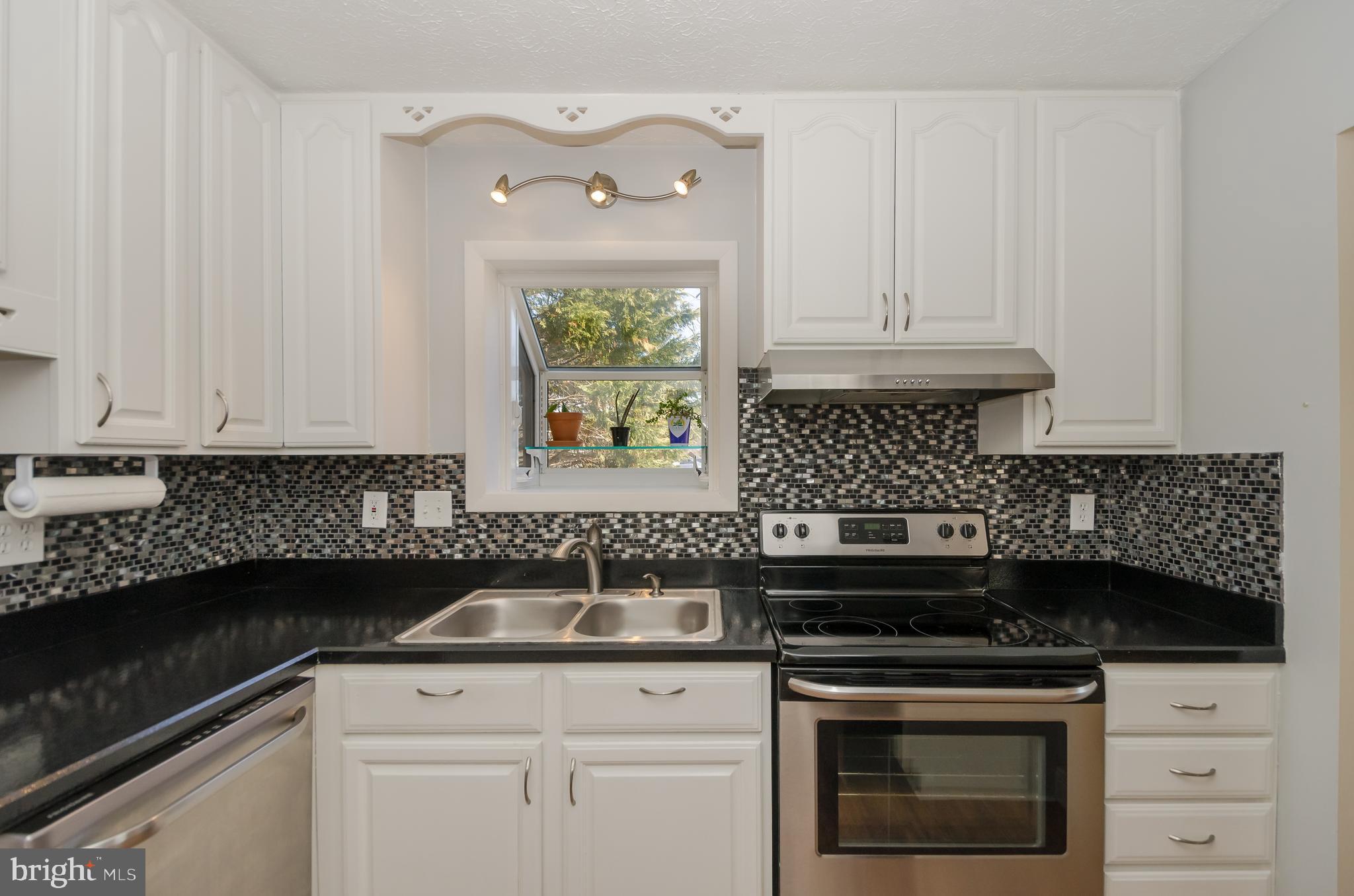 WILLIAMSTOWNE - Residential