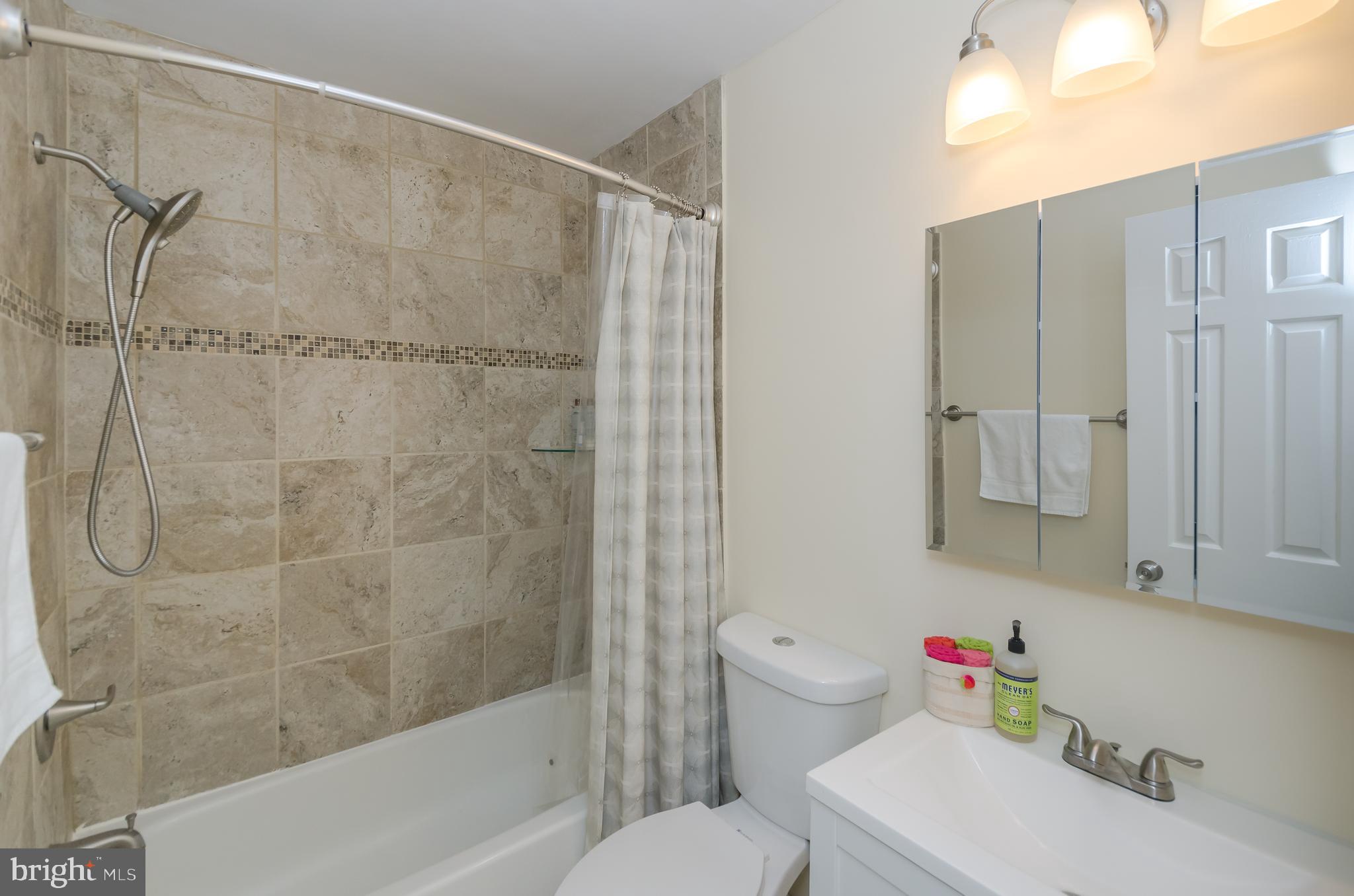 WILLIAMSTOWNE - Residential