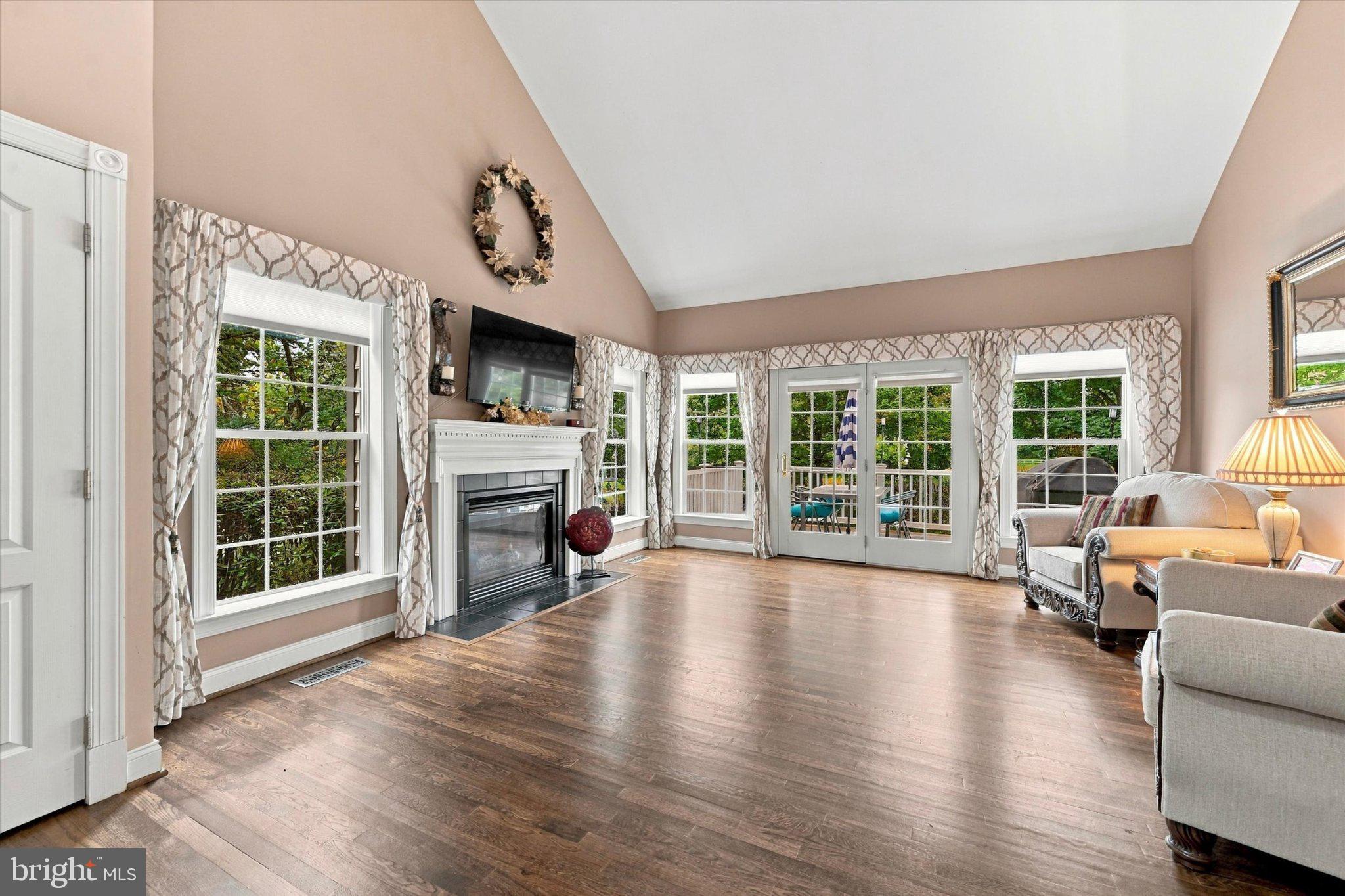 20 OAKBROOK COURT