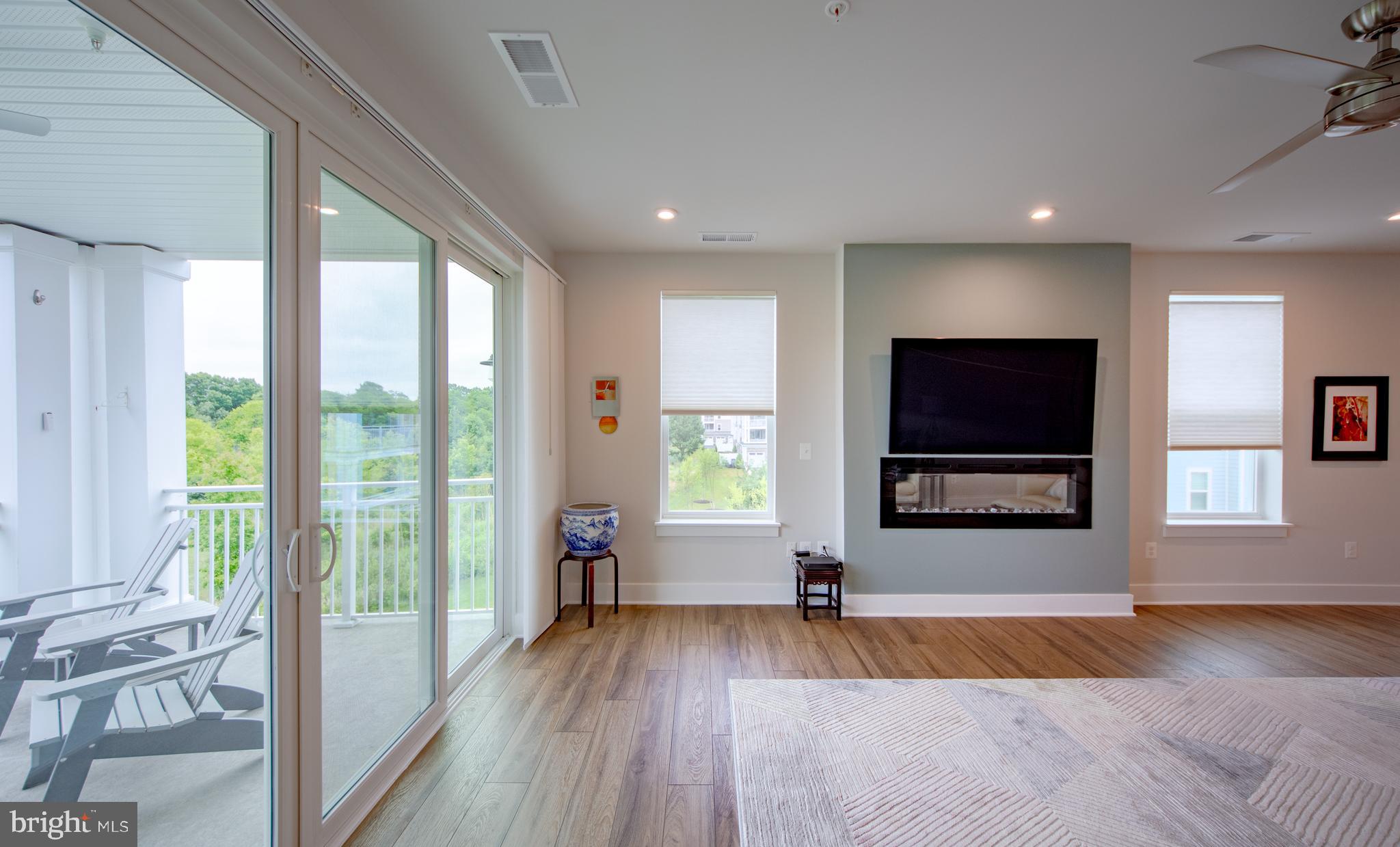 FOUR SEASONS AT KENT ISLAND - Residential