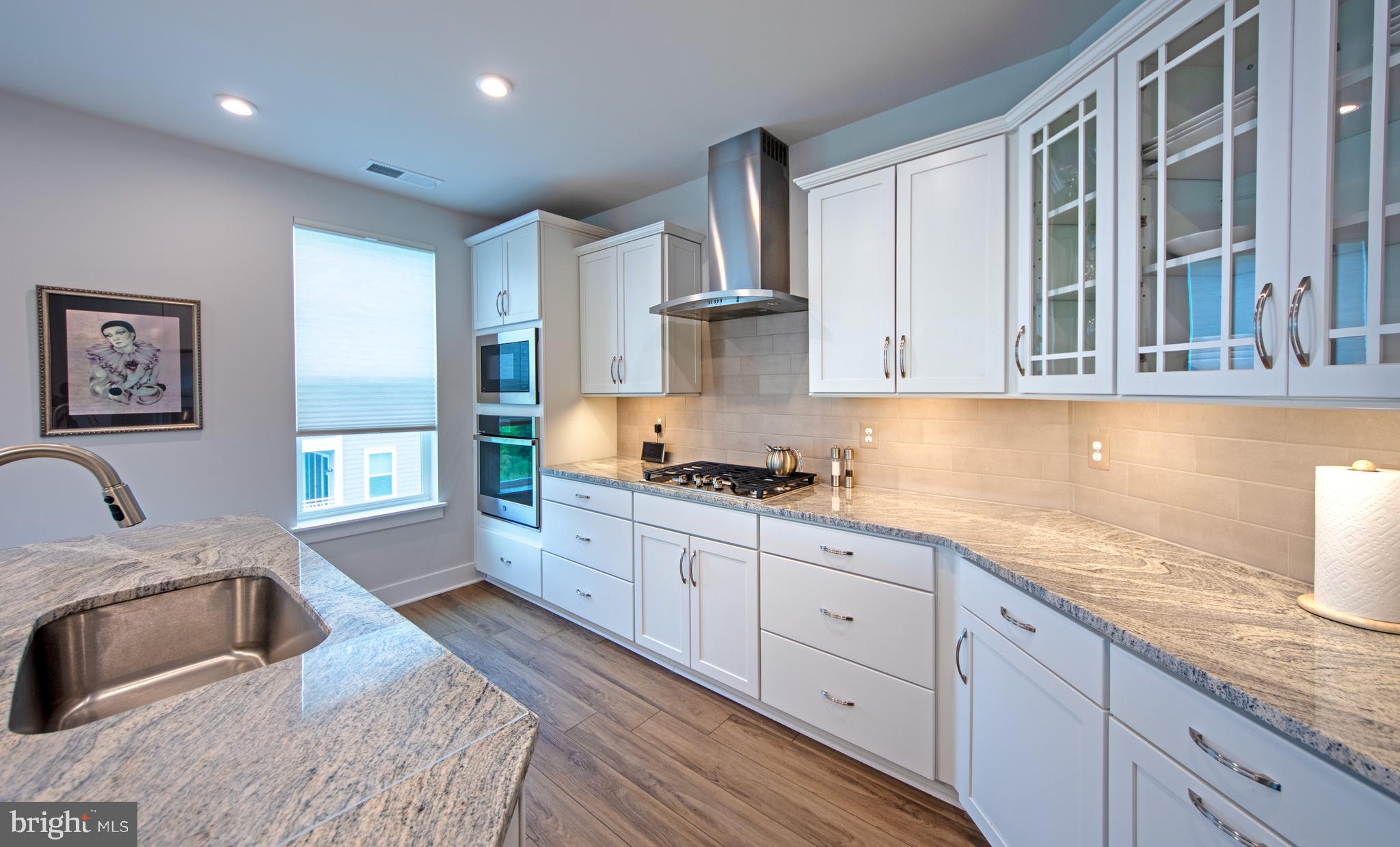 FOUR SEASONS AT KENT ISLAND - Residential