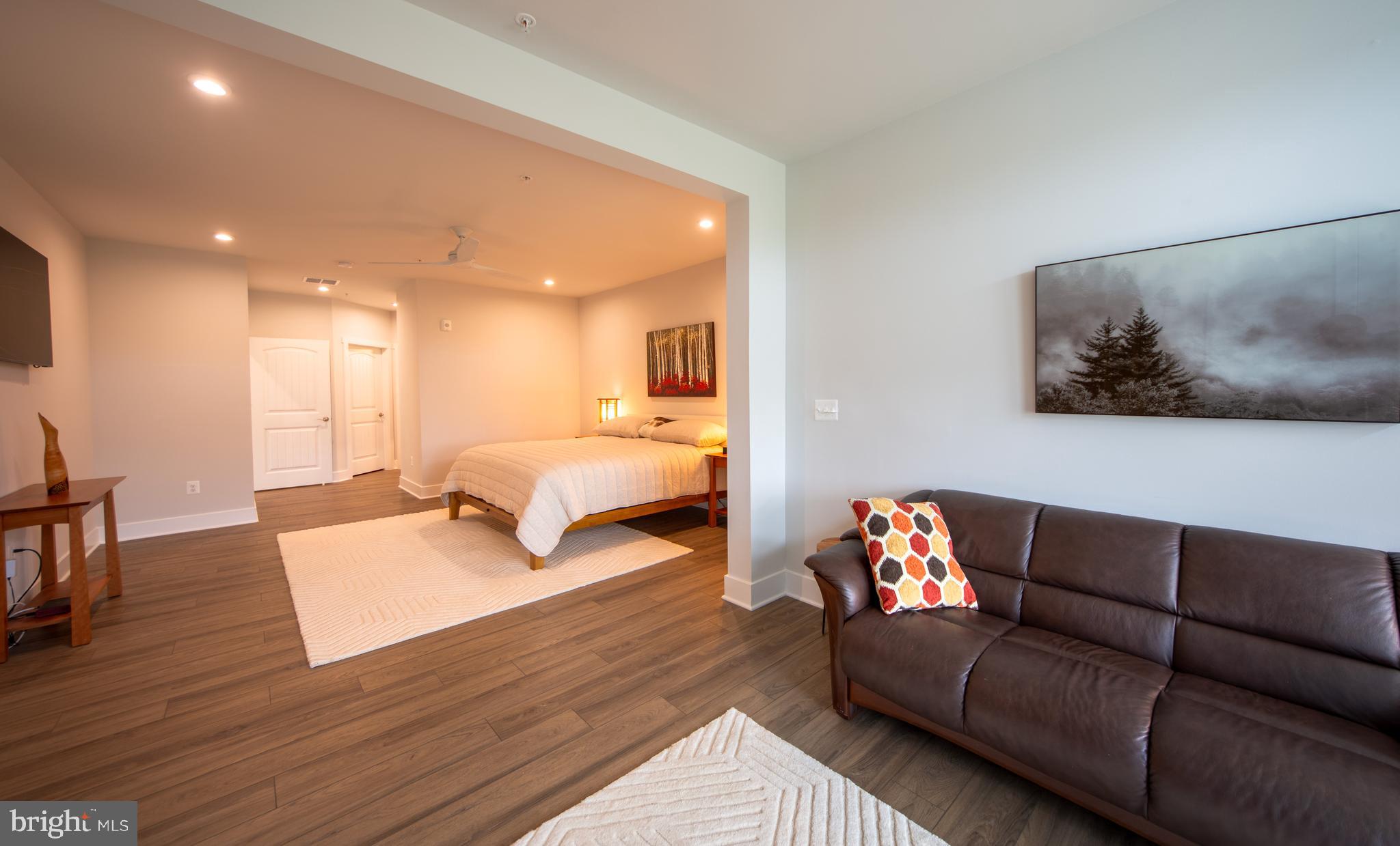 FOUR SEASONS AT KENT ISLAND - Residential