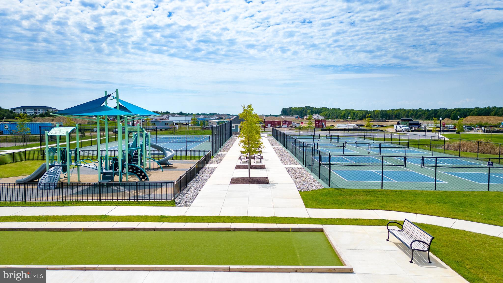 FOUR SEASONS AT KENT ISLAND - Residential